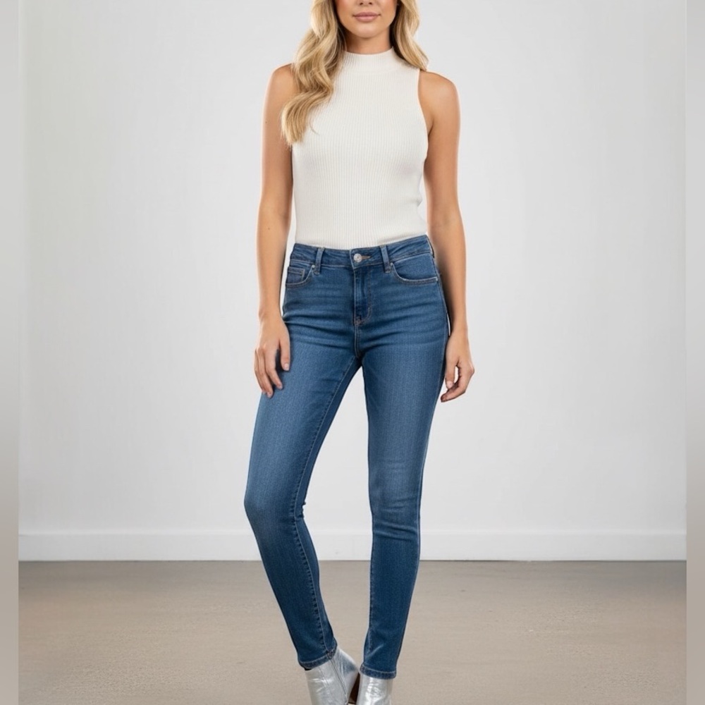 1822 Mid-Rise Skinny Jeans